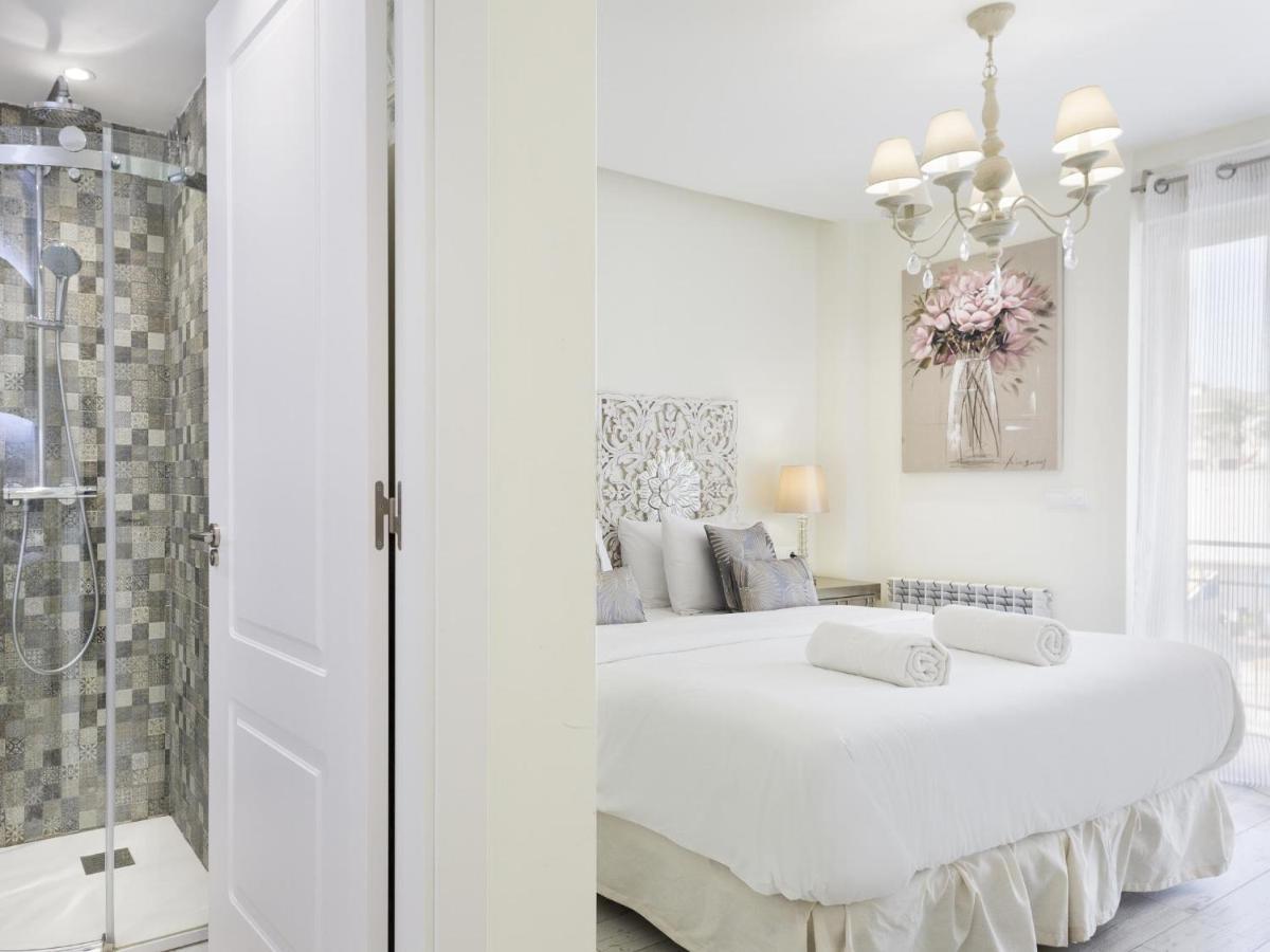 Spaces Mediterranean 5 Bedrooms, 4 Bathrooms, 75m2 Terrace, Centre Sitges- Sleeps 11 Leilighet Sitges